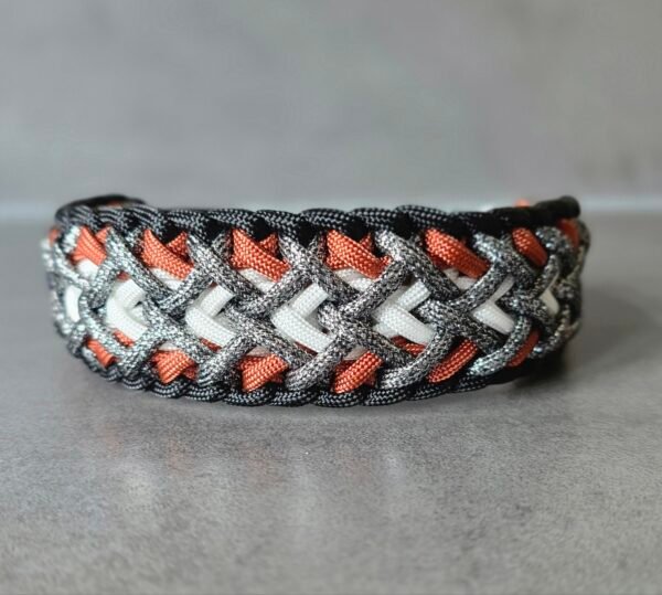paracord halsband Luna’s Fly Trap