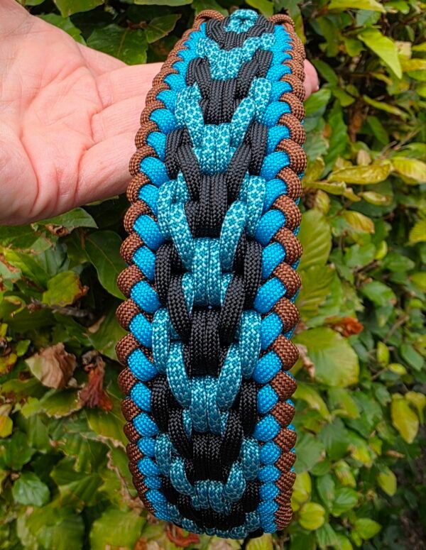 20260827_115020(1)2526342652594736281 paracord halsband double x by Fritz